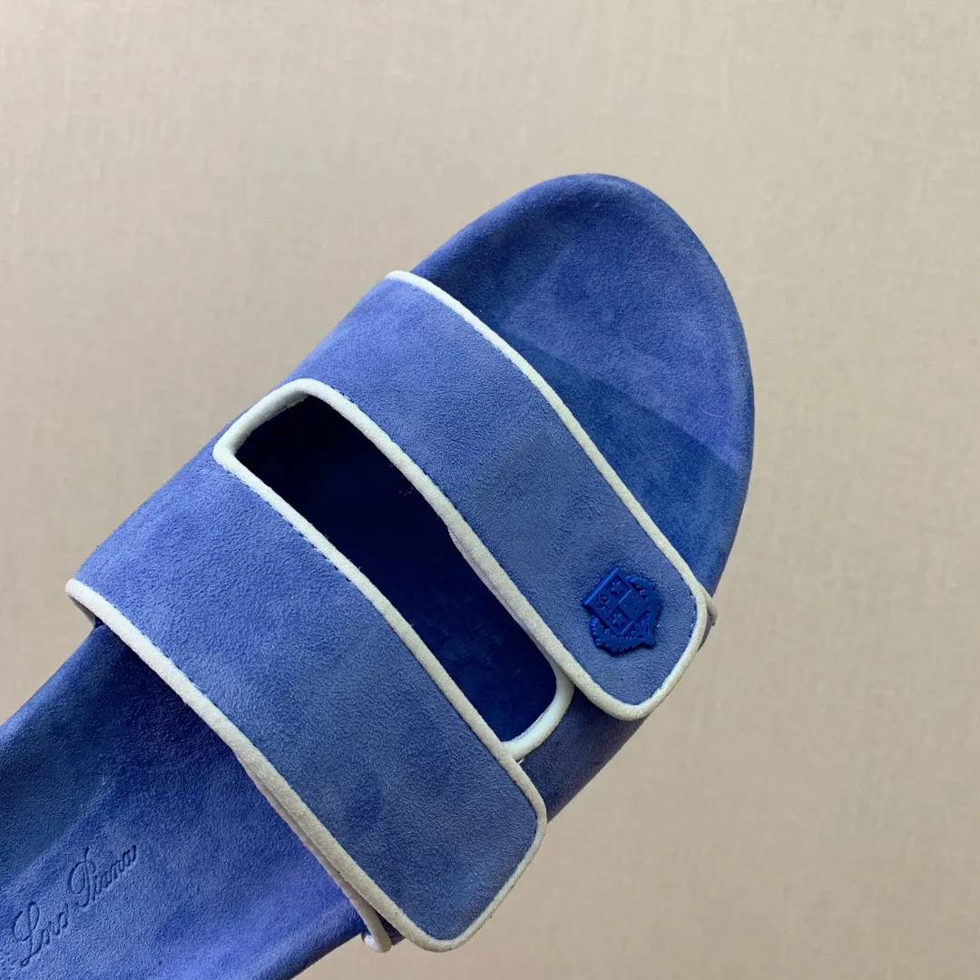 【LP】P:600💰 Size: 39-46 (45.46 can be customized) 【Loro Piana】LP men's slippers. Italian top cashmere is retro, elegant, low-key and luxurious. Both fashionable and practical, the leather is still of the highest quality in the entire network. The upper is silky and smooth. Wear-resistant and highly elastic beef tendon bottom.